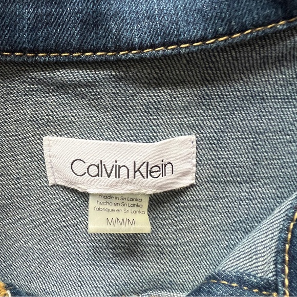 Calvin Klein Cropped Denim Jacket size Medium - Picture 8 of 8